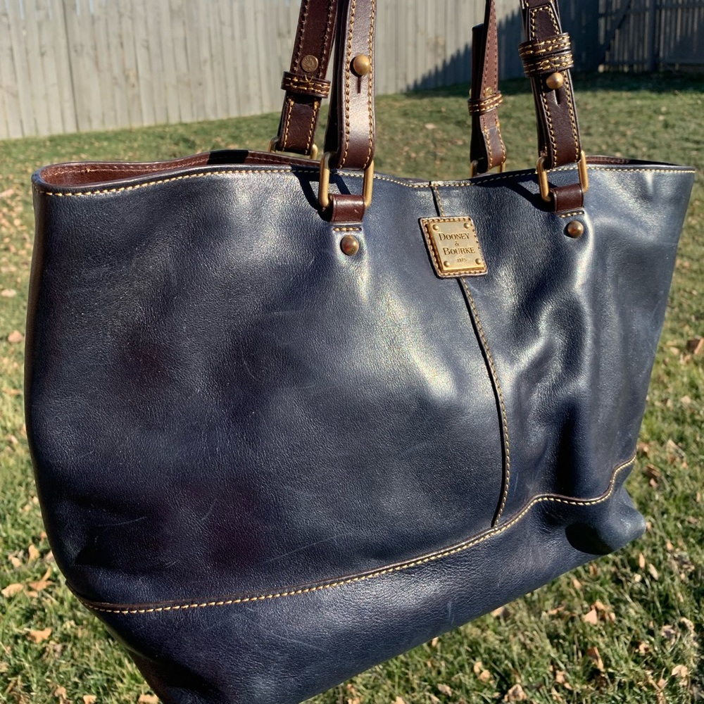 Dooney & Bourke— Navy purse